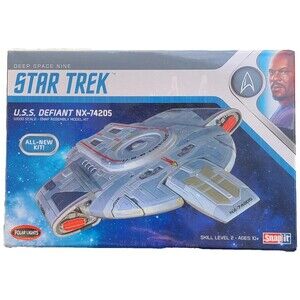 Star Trek USS Defiant NX-74205 Plastic Model Kit Polar Lights 1/1000 Sealed NEW